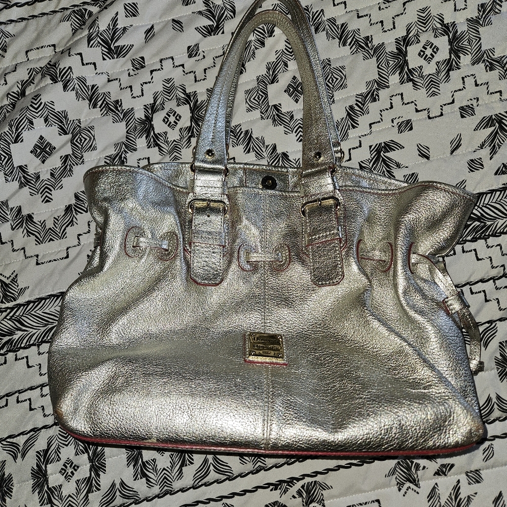 Large dooney and bourke purse